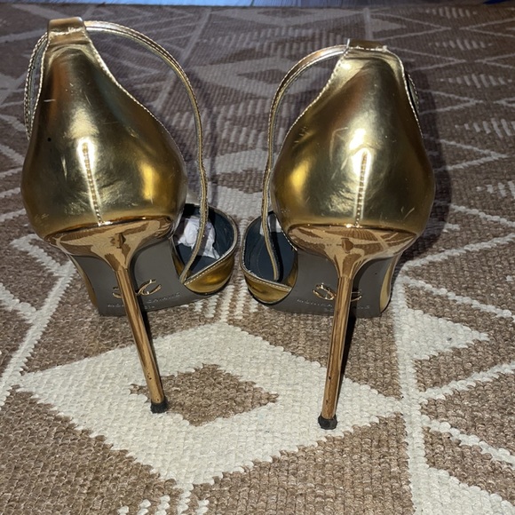 Monika Chiang Gold Heels - Picture 3 of 4